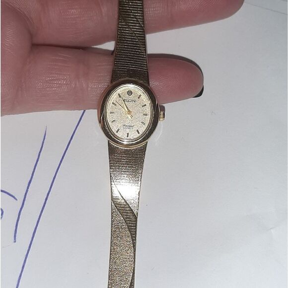 Vintage ladies gold Elgin watch - Picture 1 of 9